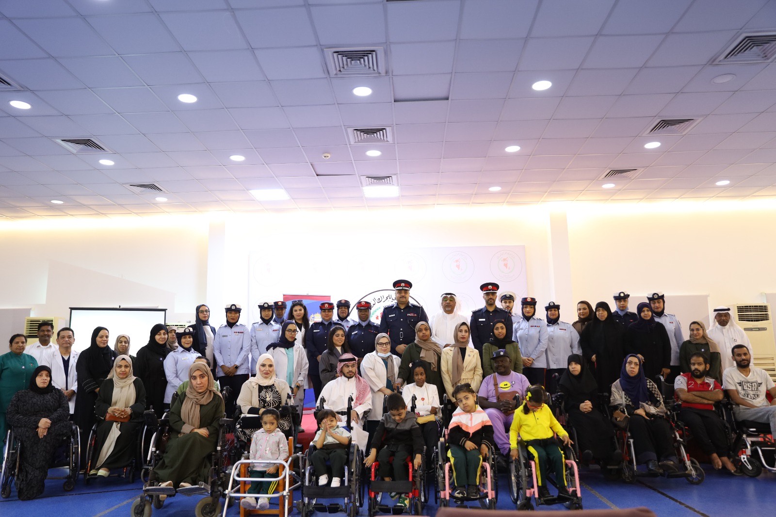 رئاسة الأمن العام لشئون المجتمع والشئون الصحية تنظمان فعالية توعية بالمركز البحريني للحراك الوطني<